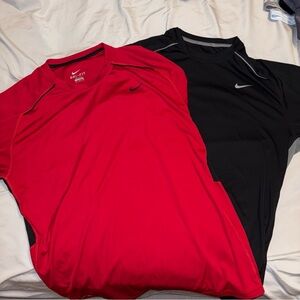 Nike Men's Red and Black Short Sleeve Tees